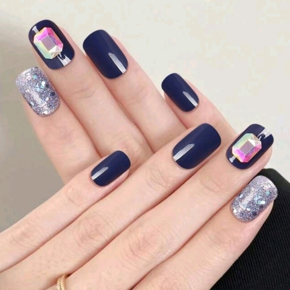 3D Rhinestone & Glitter Press On Nails - Picture 3 of 17